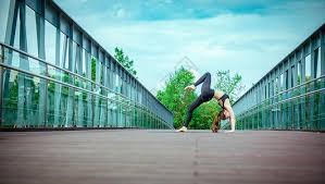 情况棘手，巴雷拉、姆希塔良、巴斯托尼再吃牌将缺战那不勒斯